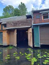 19386 Lübz, Bootshaus/schuppen mit Boot und Strom